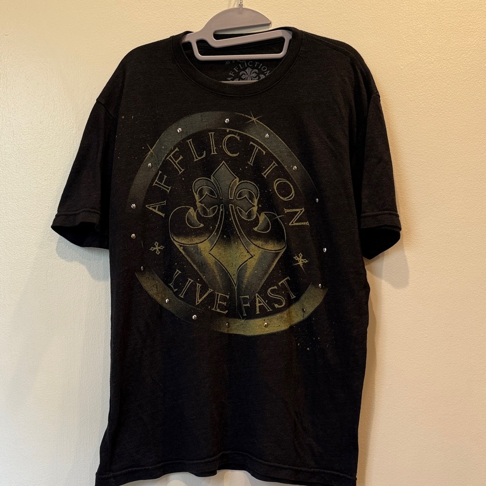 Affliction Men's Black and Gold Graphic Tee